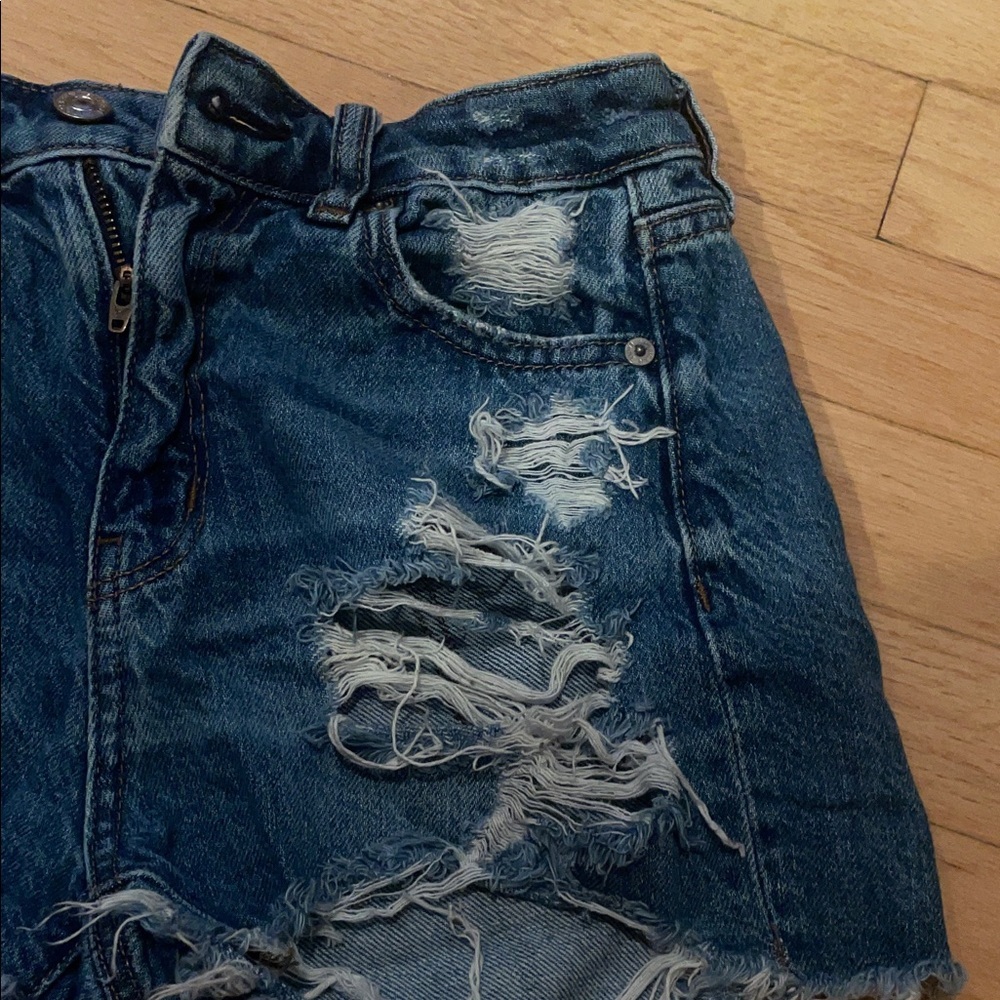 American Eagle Denim Mom Shorts - Picture 3 of 9